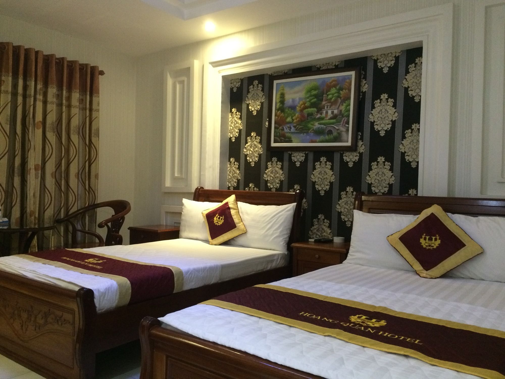Hoang Quan Hotel 2*