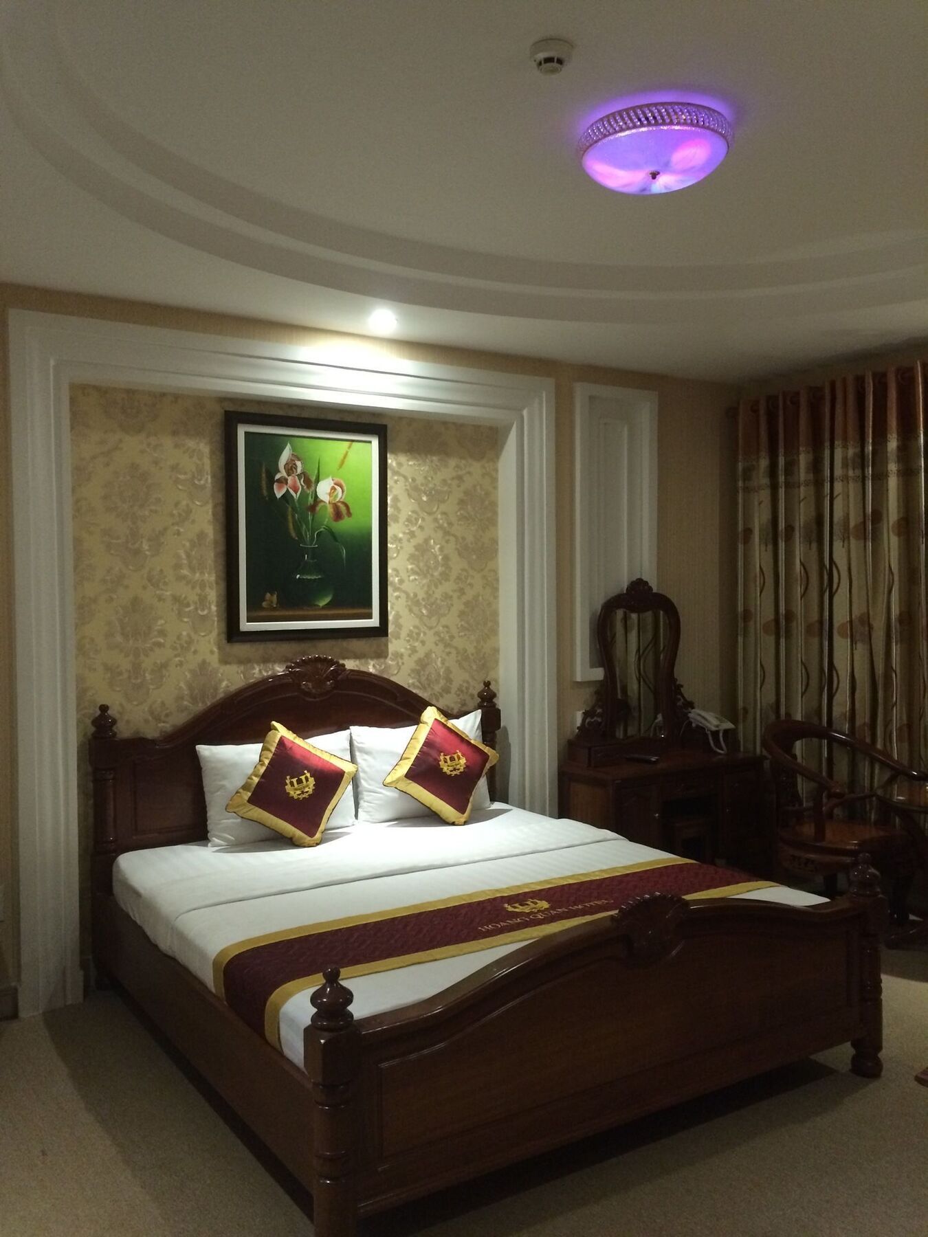 Hoang Quan Hotel 2*